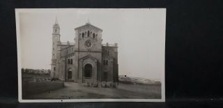 MALTA GOZO - VINTAGE - PHOTO POSTCARD - SCENE OF TA ' PINU CHURCH UNDER CONSTRUCTION 2