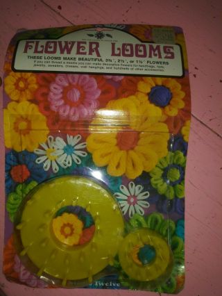 Vintage Nip Flower Looms 2 Pack Retro Yarn Daisy Flower Makers Craft Set Rare