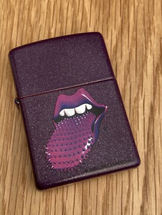 Zippo Rolling Stones,  Spikey Tongue On Purple Shimmer