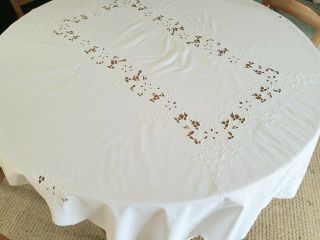 Vintage Rectangle White Tablecloth - Hand Embroidered - 100 Cotton 132 X 172 Cm
