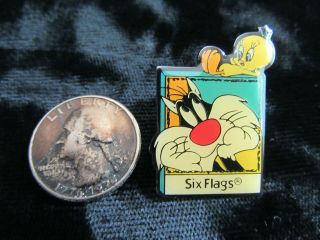 Vintage Six Flag Fiesta Texas Looney Tunes Warner Bros Tweety Bird Sylvester Pin