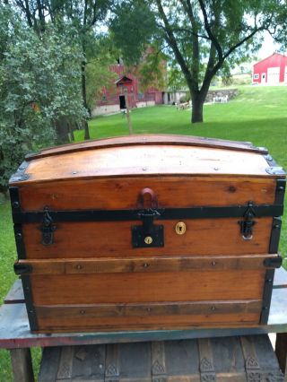Blackdog Antique Steamer Stagecoach Dome Top Trunk Chest Wooden C:1800 