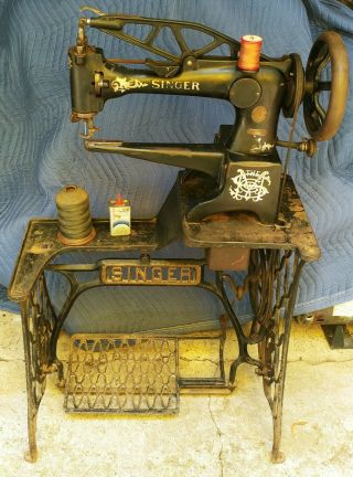 Antiq.  Singer 29 - 4 Industrial Heavy Duty Cobbler Leather Treadle Sewing Machine