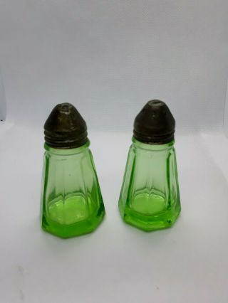 Vintage Art Deco Hazel Atlas Optic Green Salt & Pepper Shakers Uranium Glass