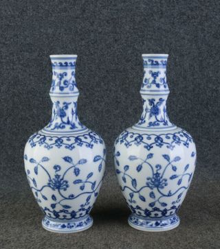 Chinese Antique Ming Blue And White Floral Pattern Porcelain Vase Pot Pair