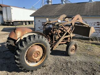 Antique Ford 600 Tractor