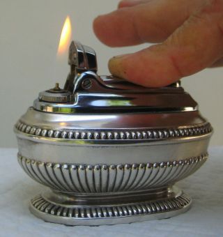 Vintage Ronson Varaflame Table Lighter Silver Plate " Queen Anne " Great