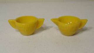 Vintage Akro Agate Small Concentric Ring Toy Doll Dishes Yellow Creamer & Sugar