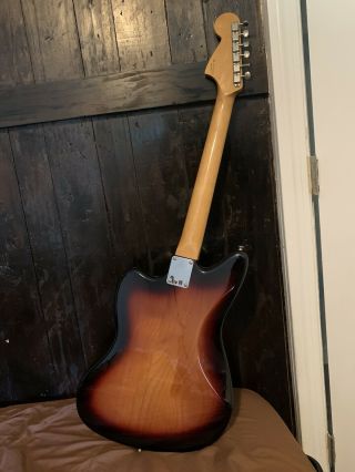 Fender Jaguar Guitar w/Hardshell Case 2