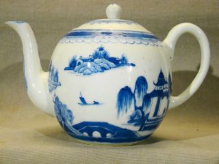 Fine 18th Century Early Chinese Export Porcelain Canton Teapot C.  1780