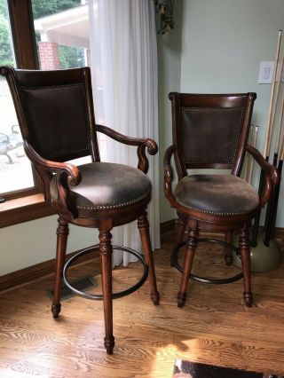 2 Hooker Furniture Waverly Place Distressed Antique Cherry Stools