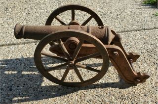 Large Heavy Antique Cast Iron Signal Cannon 15.  5 "