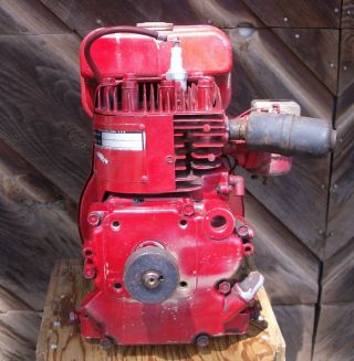 Vintage Clinton Engine Co.  Horizontal Shaft,  4 Cycle,  2.  5 Hp Model 100 - 2122