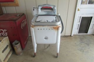 Antique Vintage Maytag Wringer Washing Machine 1312