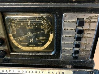 Antique Zenith 7G605 Bomber portable tube radio 3