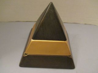Vintage Art Deco Ceramic Colibri Pyramid Lighter from Camel 2