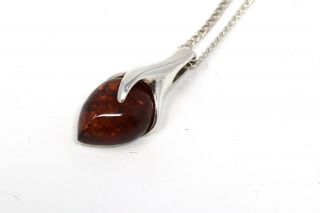 A Vintage Sterling Silver 925 Amber Pendant & Curb Necklace 22784