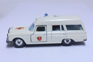 Vintage Matchbox King Size K - 6 Mercedes Benz Binz Ambulance