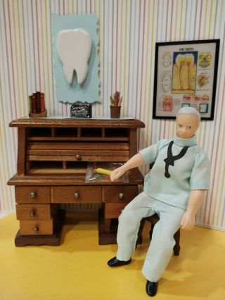 Horsman Doll W/roll Top Wood Desk And Chair Miniature Dollhouse Furniture 1:12