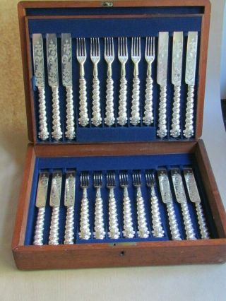 Silver Plated Victorian Boxed 24 Piece Ornate Cutlery Set (ref5613)