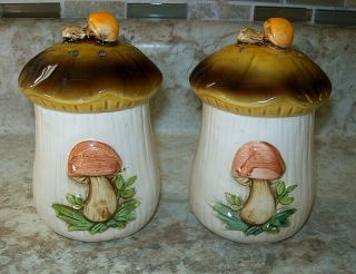 Vintage 1978 Sears Roebuck Co Merry Mushroom Salt and Pepper Shaker Set 2