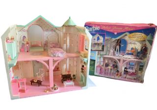 Vintage 1998 Barbie Deluxe Dream House W/ Box & 30,  Accessories Furniture