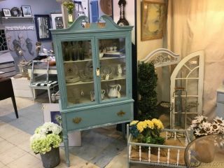 Painted French Provincial China Cabinet Glass Doors Blue White Pnt Gold Hardware