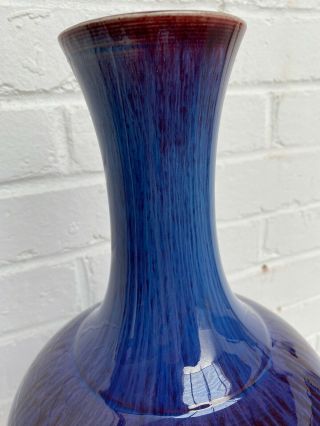 A LARGE CHINESE FLAMBE GLAZED PORCELAIN VASE 20TH CENTURY COBALT BLUE RED 34cm H 3