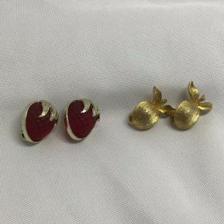 Vintage ‘golden Apple’ Clip - On Earrings Gold Tone Fruit & Strawberries Ear Rings