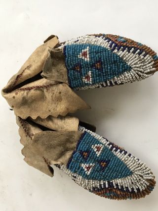 Antique Native American ENTIRELY FULLY Beads Moccasins Shoes Including the Soles 3