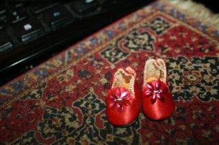 Vintage Shoes For 8” Dolls Ginny,  Red Satin With Flower Slip On Fuzzy Bottom