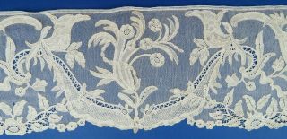 An 145 1/2 " (370cm) Flounce Of Victorian Burano Lace - 7 1/4 " (18.  5cm)