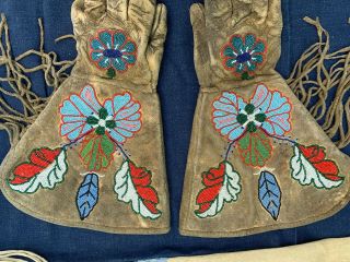 Antique VTG 1890 ' s 1900 ' s Deerskin Beaded Leather Gloves Gauntlets & Pipe Bag 3