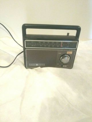 Vintage Ge Portable Radio Am/fm 2 - Way Power Ac/ Battery General Electric