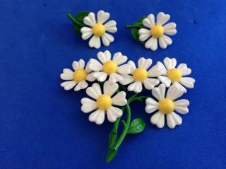 Vintage Daisy Flower Brooch Earrings Pin White Green Yellow Enamel Metal