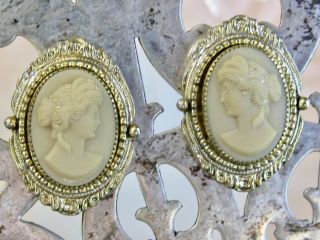Vintage Whiting And & Davis Co Glass Cameo Clip On Earrings Neutral Beige