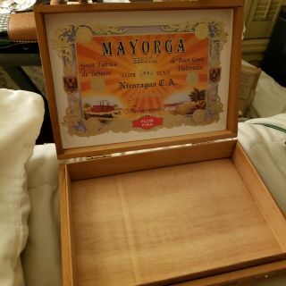 Vintage Mayorga Hinged Wood Cigar Box Metal Pull Inside