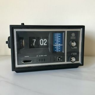 Vintage Flip Clock Radio - General Electric Model No.  7 - 4426c - Semi - Functional