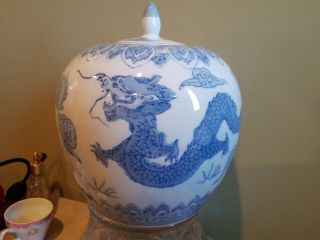 Vtg Chinese Blue & White Porcelain Gingerjar & Lid Painted W/ Long Dragon 9.  5 "