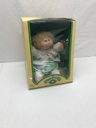 1985 The Official Cabbage Patch Kids Girl 3900 Box