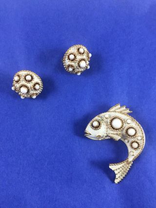 Vintage Signed Trifari Fish Brooch And Earrings Set
