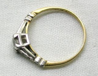 Vintage / Antique Lovely 18 Carat Gold & Platinum Diamond Solitaire Ring Size N 3