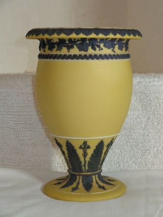 Antique Wedgwood Yellow Buff Dip Black Bolted Urn Vase