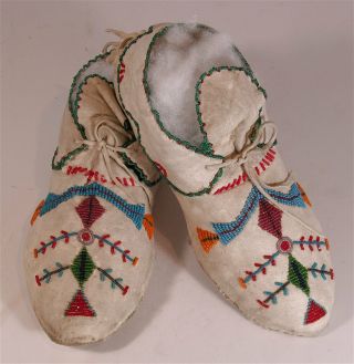1920s Pair Native American Santee Sioux Indian Bead Decorated Hide Moccasins