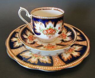 Vintage Royal Albert Bone China " Royalty " Teacup & Saucer And Luncheon Plate