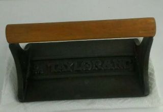Vintage 1978 Cast Iron Bacon Press Taylor & Ng Wooden Handle Pig And Flowers