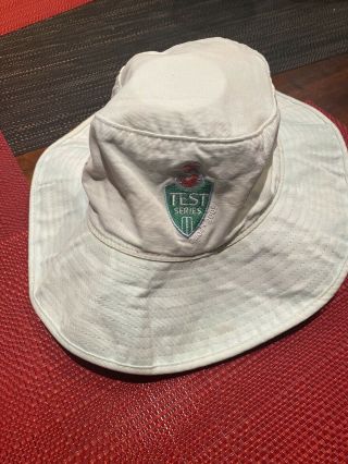 2004/05 Test Series Australia White Brim Hat Cricket Vintage Offical Merchandise
