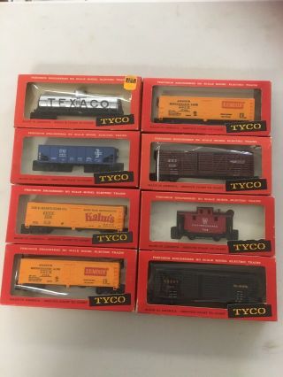 Vintage Tyco H O Scale Electric Train Cars