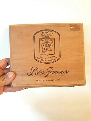 Empty Wooden Cigar Box From The Republica Dominicana Leon Jimenes No.  4