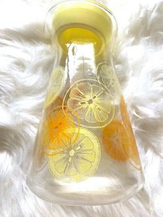 Vintage Pyrex 1.  5q Orange Juice Glass Decanter Pitcher Carafe Lid Lemons Yellow